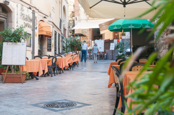Rua de Taormina, Sicília, Itália | Cozinha do João
