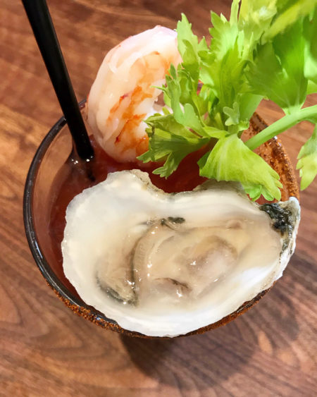 Bloody Mary com ostra e camarão do Bar Sardine | Cozinha do João